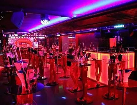 bebekte-skandal-tuvalette-tevcavuz-soku-1580074444242.jpeg Bebek'te skandal! Tuvalette tecavüz şoku-2