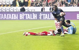 Fenerbahçe’nin genç golcüsü Cherif kendine geldi