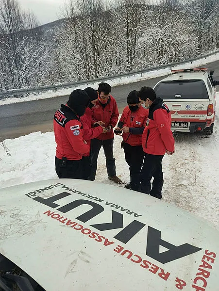 100-kisi-kartepede-kaybolan-doktor-ugur-tolunu-3-gun-de-bulamadi-1610822779547.jpg 100 kişi, Kartepe'de kaybolan Doktor Uğur Tolun’u, 3. gün de bulamadı-6
