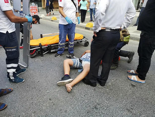 İstanbul'da feci olay! Küçük çocuğun bacağına gidon saplandı-1
