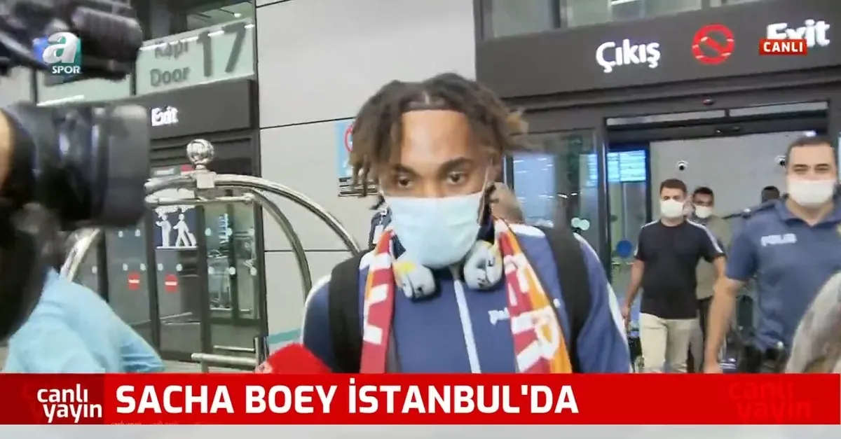 Galatasaray'ın yeni transferi Sacha Boey İstanbul'a geldi! İşte o görüntüler...