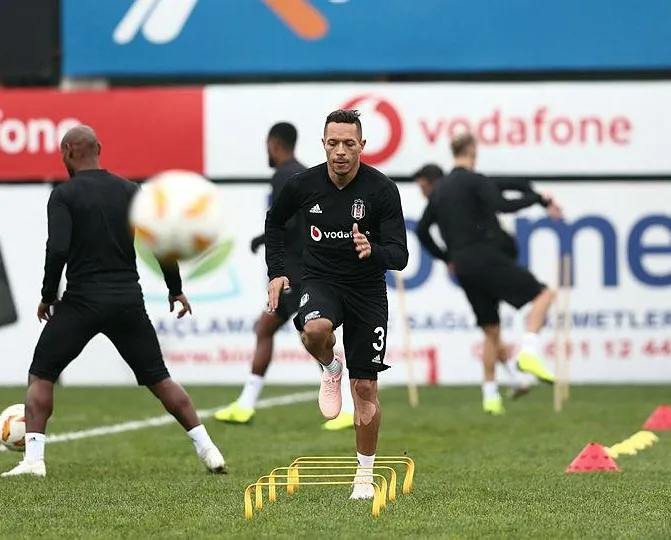 Adriano kadroya alınmadı