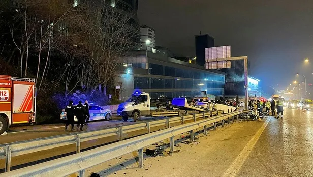 intihar-etmek-icin-evden-kactigi-iddia-edilen-17-yasindaki-genc-otomobille-feci-sekilde-kaza-yaparak-hayatini-1647483765796.jpeg İntihar etmek için evden kaçtığı iddia edilen 17 yaşındaki genç otomobille feci şekilde kaza yaparak hayatını kaybetti-5