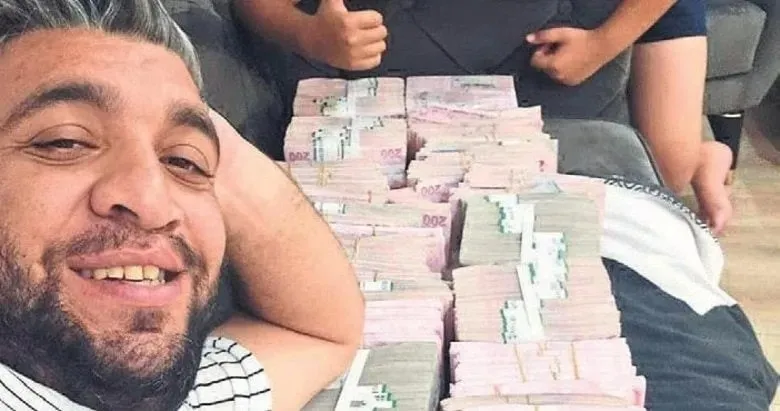 chpnin-uckur-sponsoru-bornovada-eski-kokular-denetimlerden-sistematik-zarar-cikti-belediyenin-tir-parkini-kiml-1775361025297.jpeg CHP'nin uçkur sponsoru Bornova'da "Eşki" kokular! Denetimlerden sistematik "zarar" çıktı: Belediyenin TIR parkını kimlere peşkeş çektiler?-3