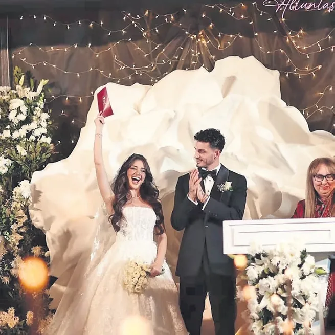 Düğüne ünlü akını