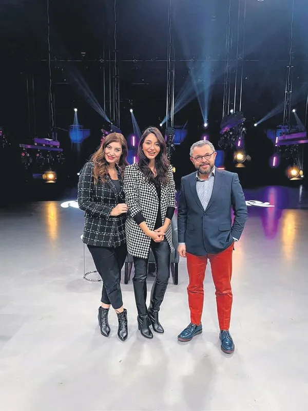 Akıncı dizisinin güzel oyuncusu Deren Talu'dan annesi Defne Samyeli'ye iltifat: Annem oyuncu koçum gibi-14