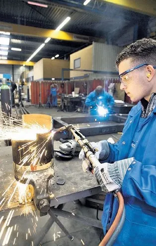 Öğrencilere iş garantili eğitim