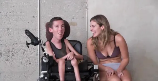 kocasi-sma-hastasi-olan-hannah-aylward-cinsel-hayatimiz-cok-iyi-1643544227088.jpg Kocası SMA hastası olan Hannah Aylward: Cinsel hayatımız çok iyi-2