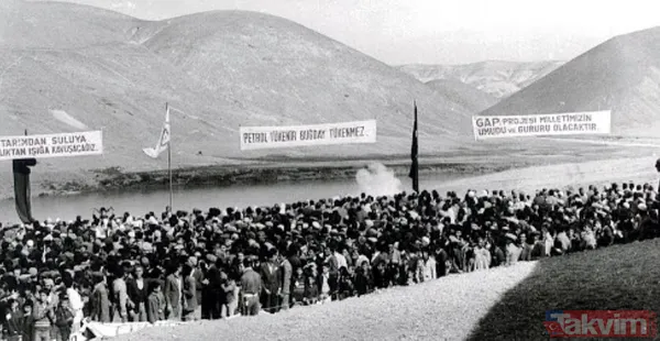 Ayrıca, mevcut termik santrallerin kapasitelerinin artırılması sağlandı. Elektrik üretimi 1950 yılında 789,5 milyon kilovatsaat iken 1960 yılında 2 milyar...