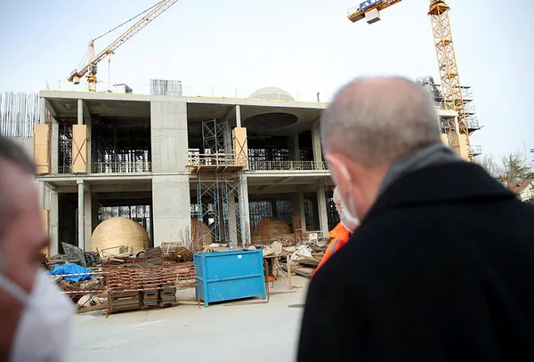 baskan-erdogan-marmara-universitesi-recep-tayyip-erdogan-kulliyesi-insaatini-inceledi-1618673883093.jpg Başkan Erdoğan, Marmara Üniversitesi Recep Tayyip Erdoğan Külliyesi inşaatını inceledi-2