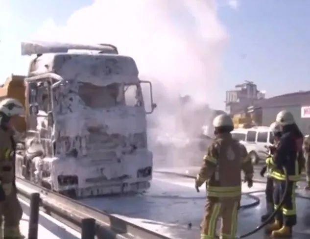 TEM Otoyolu’nda trafiği kilitleyen kaza