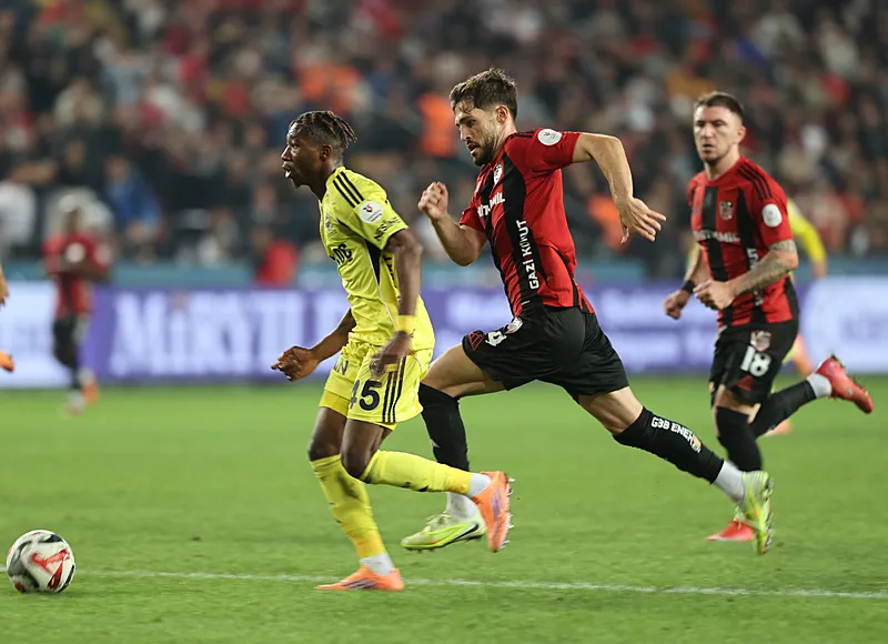 Beşiktaş - Fenerbahçe maçının 11'leri netleşti! Kartal ve Kanarya'nın dev randevusu - 12