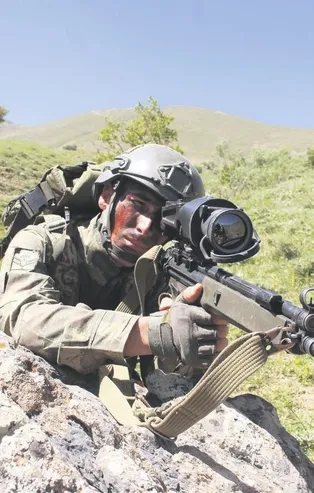 Askerlikte yeni dönem! Kışlaya er giren general çıkacak