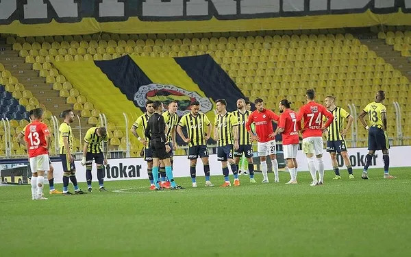 fenerbahce-evinde-galip-fenerbahce-2-1-gaziantep-fk-mac-sonucu-ozet-1618250487319.jpeg