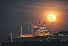 İstanbul'da kanlı ay şöleni!