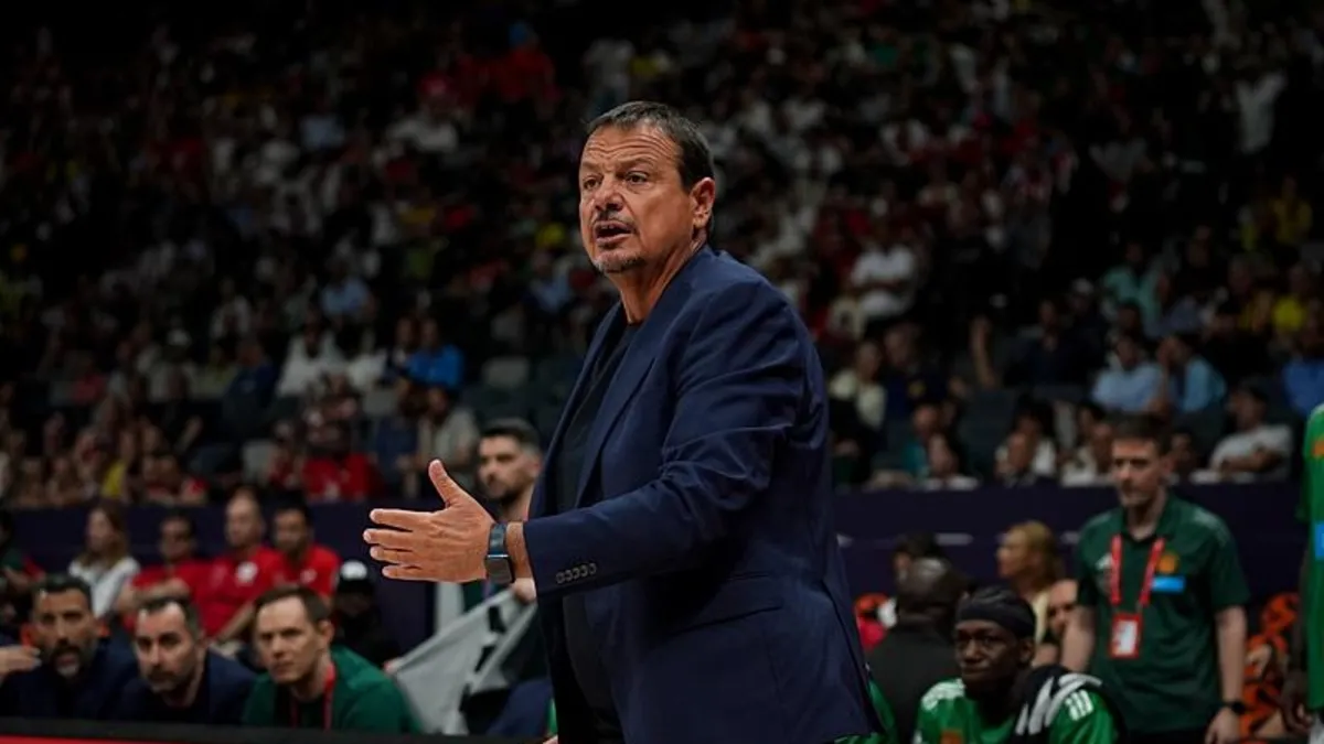 Ergin Ataman'a kınama ve para cezası