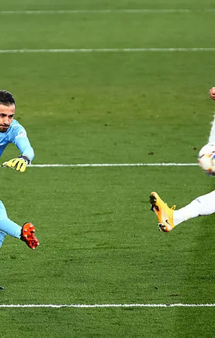 Real Madrid, Valencia'yı rahat geçti