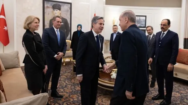 yahudiligi-uc-gun-surdu-baskan-erdogan-tepki-gosterdi-blinken-yola-geldi-buraya-bir-insan-olarak-geldim-1697396600476.jpeg Yahudiliği üç gün sürdü! Başkan Erdoğan tepki gösterdi Blinken yola geldi: "Buraya bir insan olarak geldim"-5