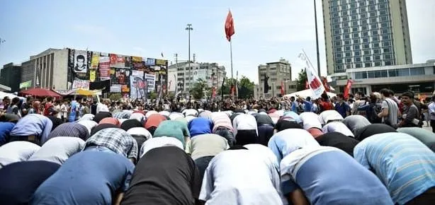 Parkta namaz