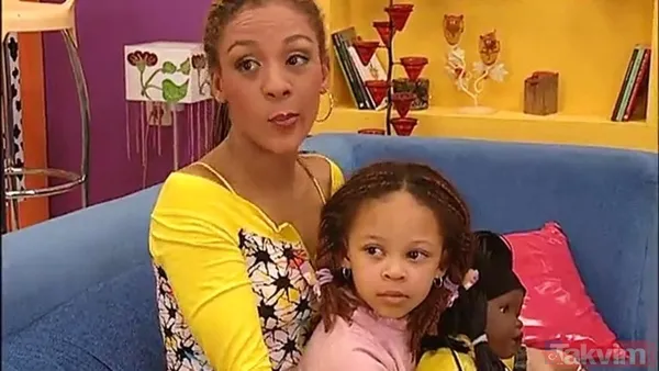 Sihirli Annem’in minnoş Toprak'ı büyüdü oldu afet-i devran! Jennifer Boyner süper minisi göğüs dekoltesiyle yaktı geçti - 3