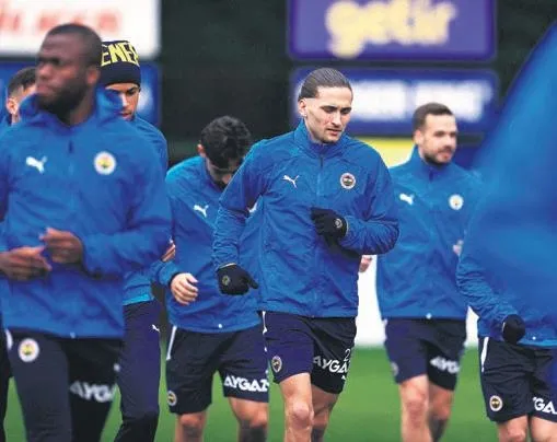 ismail-kartaldan-galatasaray-derbisinde-irfan-can-crespo-ve-zajca-vur-emri-1649458068203.jpeg