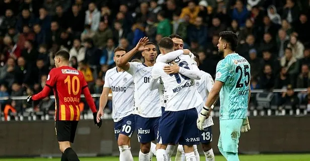 Fenerbahçe Kayseri'de ilkleri yaşadı!