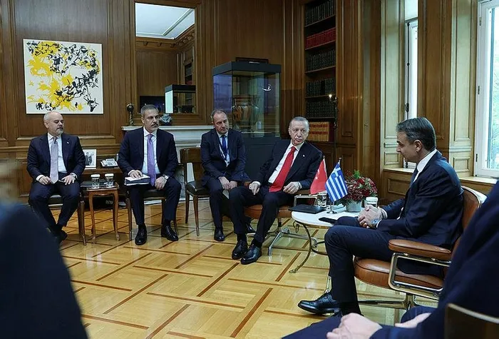 Yunan medyası Atina ziyaretinin perde arkasını yazdı: "Farklı bir Erdoğan'la tanıştık"-10