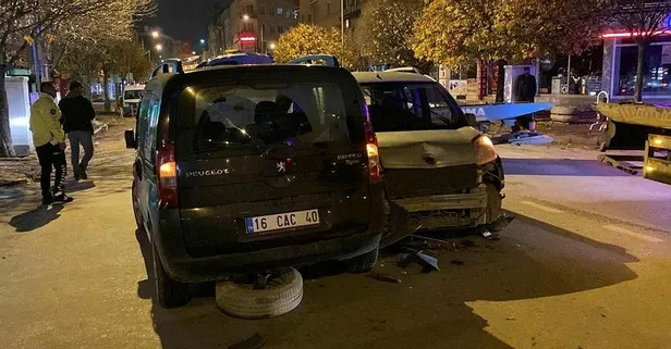 Bursa’da trafik kazası sonrası tekme tokat kavga! Ambulanstan indi kavgaya karıştı