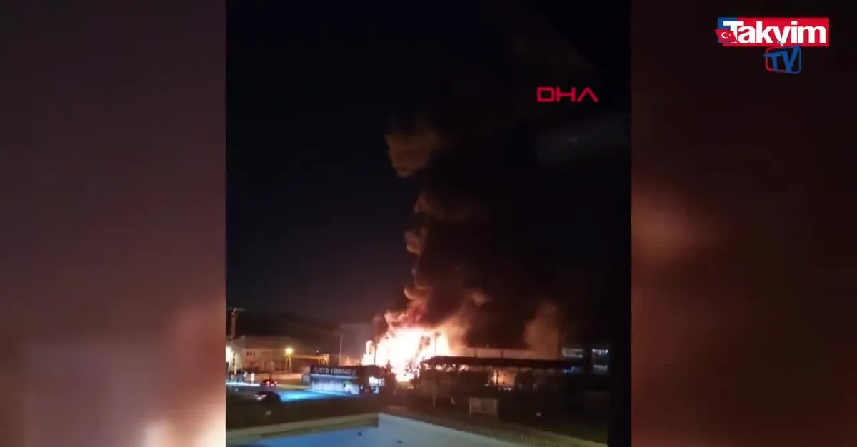 Arnavutköy'de kauçuk fabrikasında yangın!