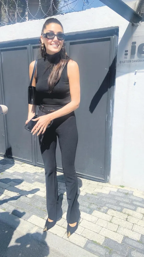 serenay-sarikayadan-kerem-bursin-itirafi-simdi-bana-gel-dese-1681588018650.jpeg Serenay Sarıkaya'dan Kerem Bürsin itirafı: "Şimdi bana gel dese..."-6