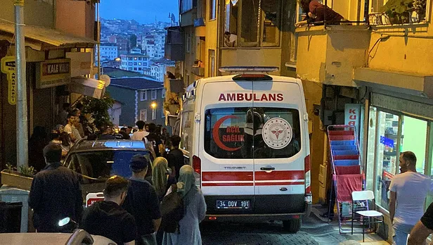 İstanbul Kağıthane'de ev sahibi ile kiracının kavgasında kan aktı! Ölen adamın yakınları sokakta feryat etti-8