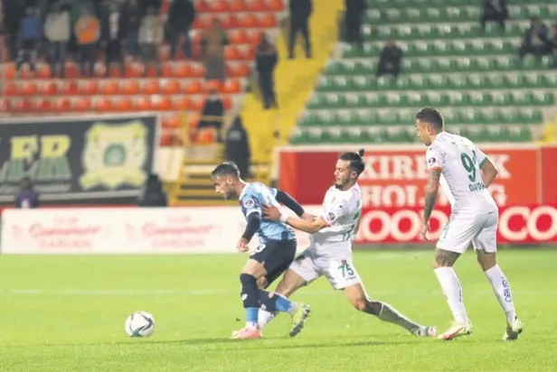kadikoyde-derbi-gecesi-fenerbahce-ve-besiktas-kozlarini-paylasiyor-1639868131681.jpeg Kadıköy’de derbi gecesi! Fenerbahçe ve Beşiktaş kozlarını paylaşıyor-5