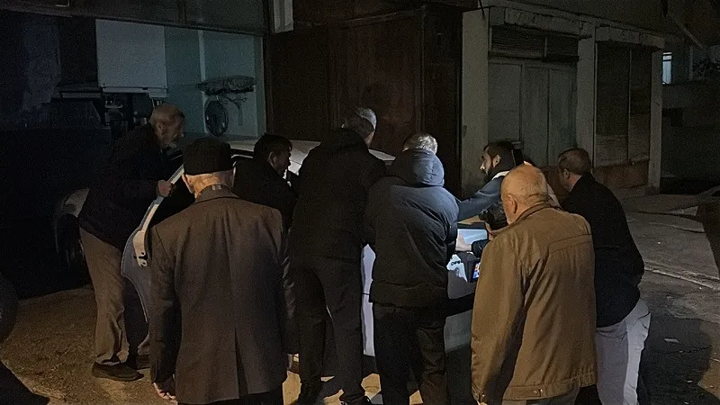 Sivas'ta tüyler ürperten olay! Garajda otomobilin içinde cansız bedeni bulundu (DHA)