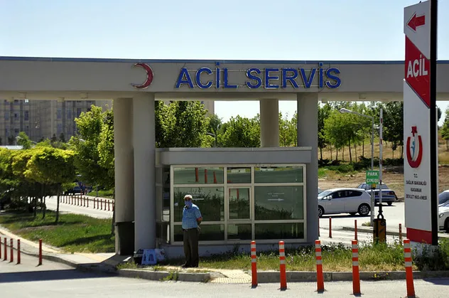Karın ağrısıyla hastaneye gitti, içinden soda şişesi çıktı! Karaman'da şok olay