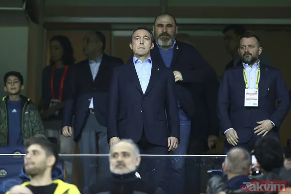 Fenerbahçe Başkanı Ali Koç Da Divan Toplantısında 3-4 Hoca İle Görüştüklerini Dile Getirmişti.
