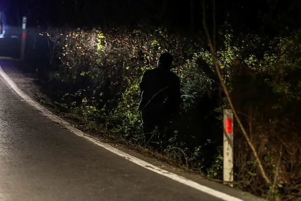 Sarıyer'de dur ihtarına uymayan araç polise çarpıp kaçtı-2
