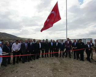 Barış Pınarı Harekatına Türk bayraklı destek