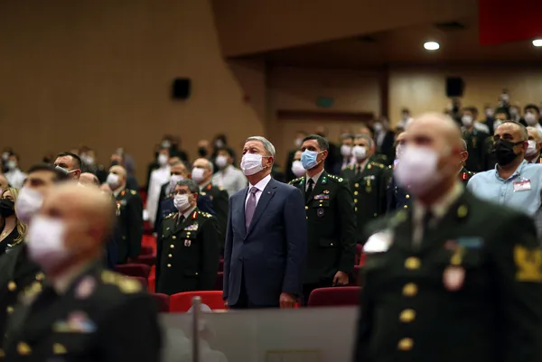 milli-savunma-bakani-hulusi-akar-fetonun-sivil-alanlara-sizdigini-vurguladi-fitne-fesat-cikarmaya-calisanlar-var-1626289644171.jpg Milli Savunma Bakanı Hulusi Akar FETÖ'nün sivil alanlara sızdığını vurguladı: Fitne fesat çıkarmaya çalışanlar var-6