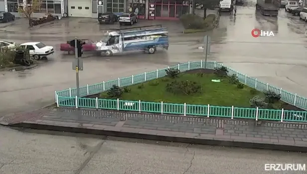 Trafik canavarları kameraya böyle takıldı