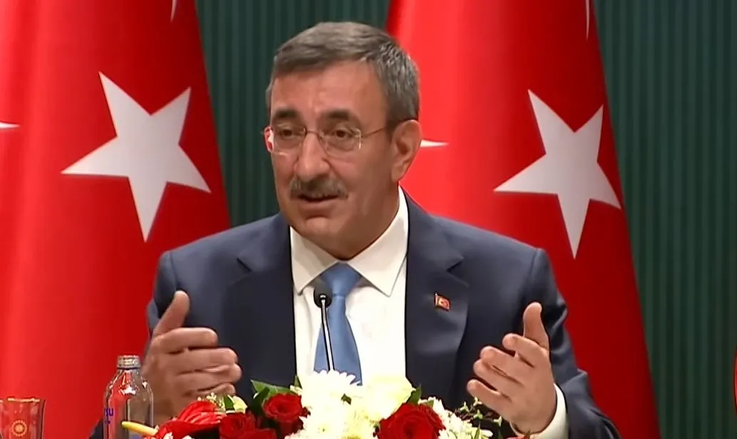 turkiye-ekonomisinin-3-yillik-yol-haritasi-belli-oldu-ovpde-22-trilyon-dolar-milli-gelir-25-bin-dolar-kisi-bas-1788687235327.jpeg Türkiye ekonomisinin 3 yıllık yol haritası belli oldu: OVP'de 2,2 trilyon dolar milli gelir, 25 bin dolar kişi başı gelir hedefi-7