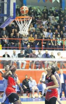 Yakın Doğu ve AGÜ avantajı kaptı