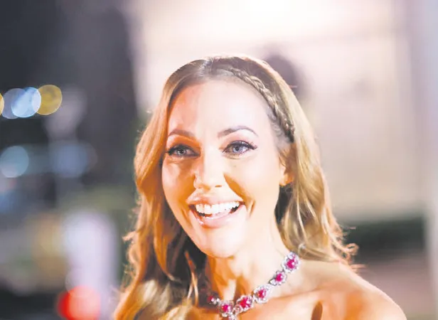 560-bin-tllik-husran-1670191997232.jpg 560 bin TL’lik hüsran! Estetiği fazla kaçıran Meryem Uzerli'nin yeni görüntüsü şoke etti-3