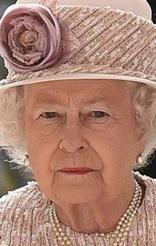 Kraliçe çıldırdı!