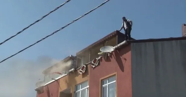 İstanbul’da yangın esnasında ilginç anlar: Sigara yakıp itfaiyeyi bekledi