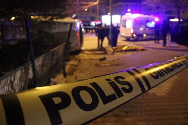Gaziosmanpaşa'da yanan çadırda ceset bulundu