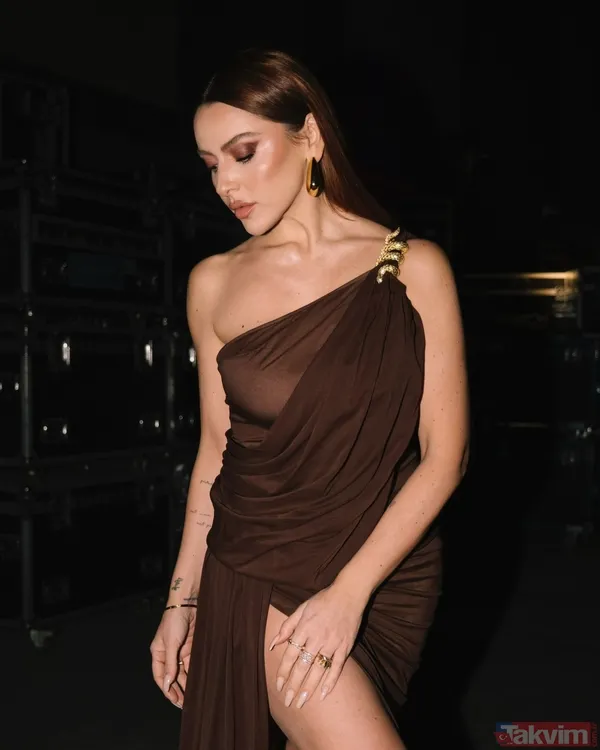 Tatile çıkan Hadise’den bikinili paylaşım gecikmedi! Üstsüz pozuyla sezonu açtı - 4