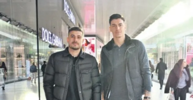 Dorukhan Toköz ile Berke Özer AVM’de görüntülendi!
