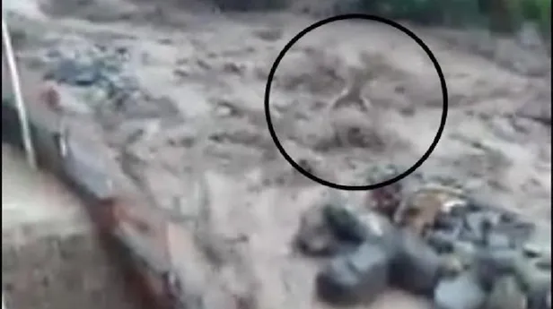 Araklı'da sele kapılan Mehmet Cevahir'in son anlarının görüntüsü ortaya çıktı-2