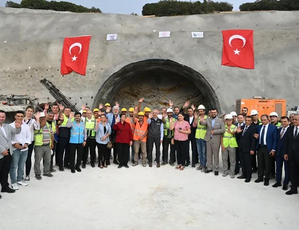 Ankara-İzmir YHT için yeni tarih geldi! Ulaştırma ve Altyapı Bakanı Abdulkadir Uraloğlu hizmet tarihini 1 yıl erkene çekti-4