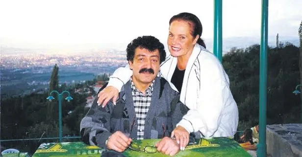 Merhum sanatçı Müslüm Gürses’in eşi Muhterem Nur hayatını kaybetti